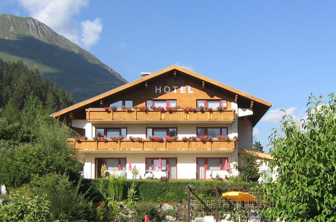 Hotel Panorama Elbigenalp Exterior photo